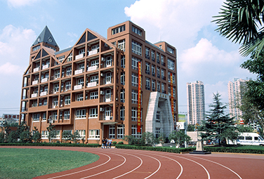 校園微型空氣站：關(guān)注校園環(huán)境質(zhì)量，呵護(hù)學(xué)生健康